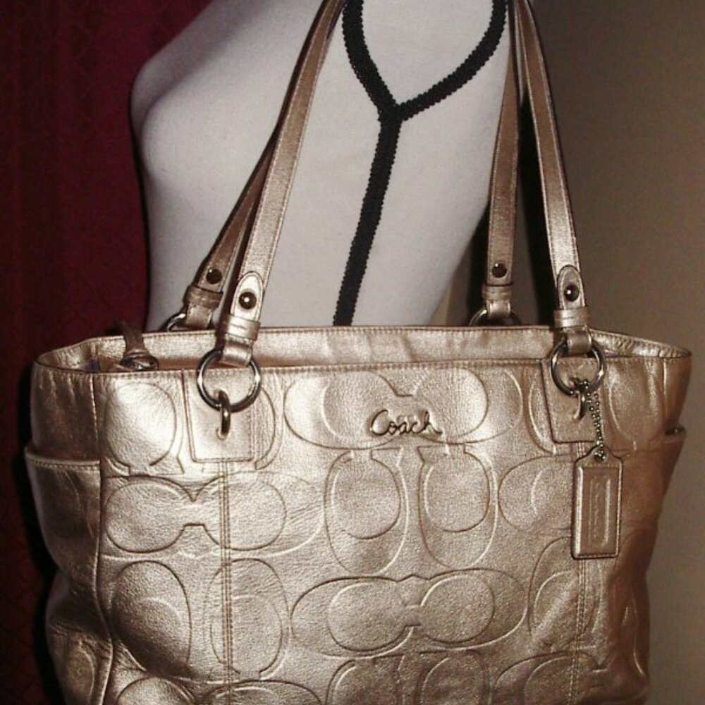 COACH GOLD EMBOSSED "C"  LARGE TOTE HANDBAG 17730